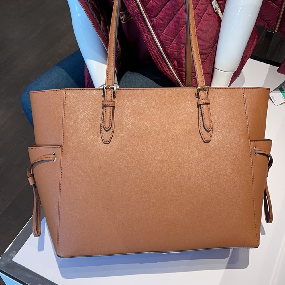 Michael Kors Gilly Travel Large Drawstring Tote - Picture 7 of 16